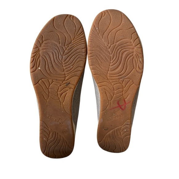 Dansko Olisa Sneaker in Stone Canvas, Size 40 (9.5-10) - Picture 6 of 8